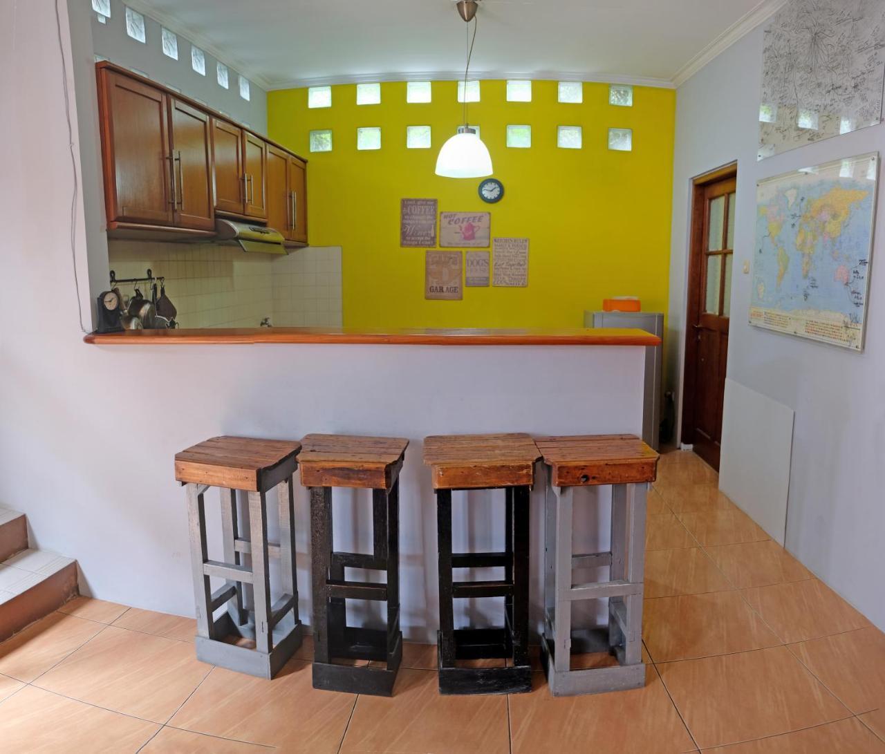 The Attic Bed & Breakfast Bandung Ngoại thất bức ảnh